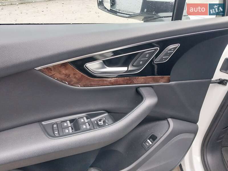 Внедорожник / Кроссовер Audi Q7 2018 в Бучаче