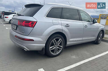 Внедорожник / Кроссовер Audi Q7 2015 в 