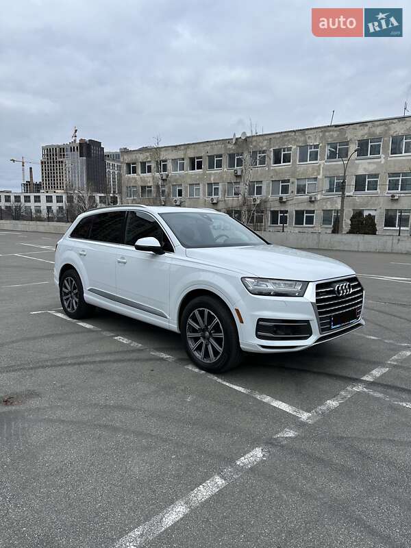 Позашляховик / Кросовер Audi Q7 2017 в Києві