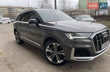 Внедорожник / Кроссовер Audi Q7 2021 в 