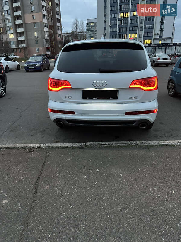 Внедорожник / Кроссовер Audi Q7 2014 в Черкассах