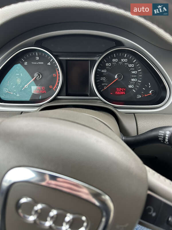 Позашляховик / Кросовер Audi Q7 2010 в Києві