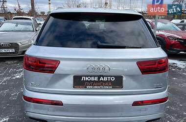 Позашляховик / Кросовер Audi Q7 2018 в 