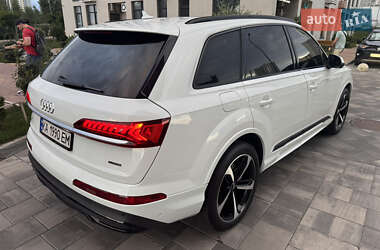 Позашляховик / Кросовер Audi Q7 2019 в 