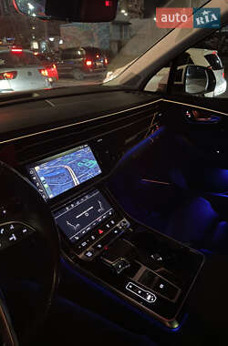 Позашляховик / Кросовер Audi Q7 2019 в 