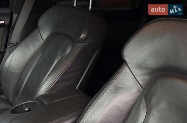 Позашляховик / Кросовер Audi Q7 2010 в 
