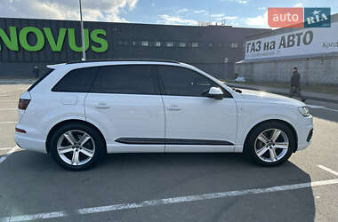 Внедорожник / Кроссовер Audi Q7 2017 в Киеве