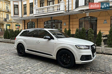 Внедорожник / Кроссовер Audi Q7 2015 в Киеве