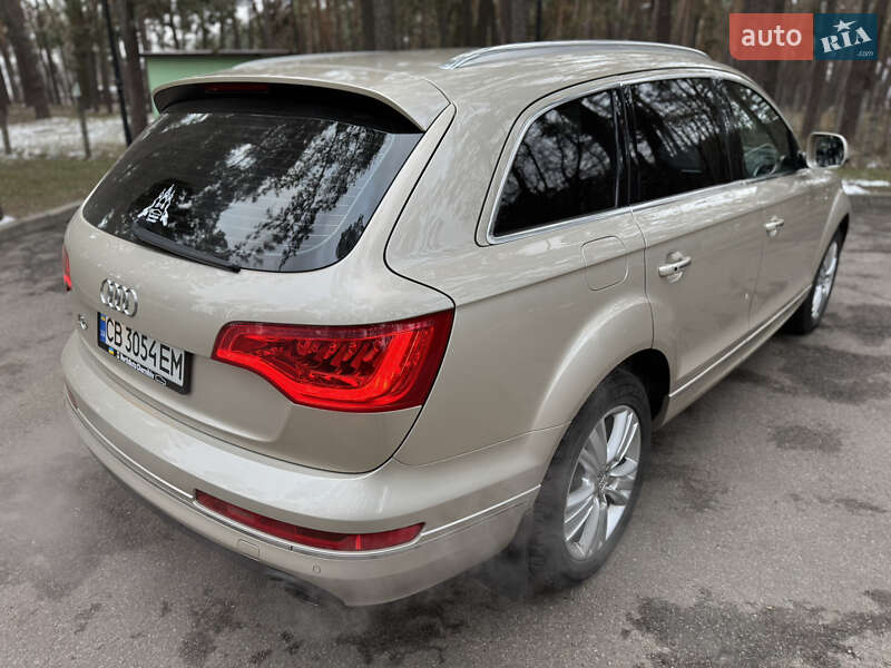 Позашляховик / Кросовер Audi Q7 2010 в Чернігові