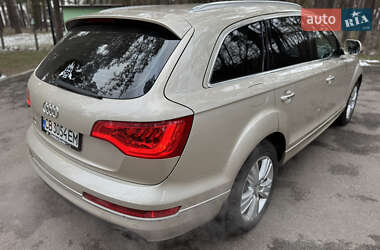 Позашляховик / Кросовер Audi Q7 2010 в 
