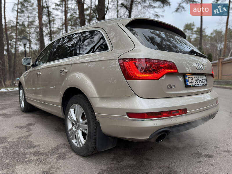 Позашляховик / Кросовер Audi Q7 2010 в Чернігові