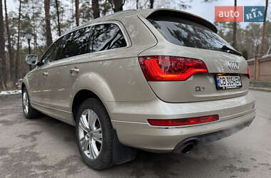Позашляховик / Кросовер Audi Q7 2010 в 