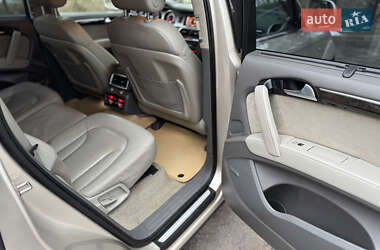 Позашляховик / Кросовер Audi Q7 2010 в 