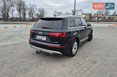 Внедорожник / Кроссовер Audi Q7 2015 в 