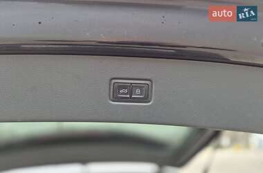 Внедорожник / Кроссовер Audi Q7 2015 в 