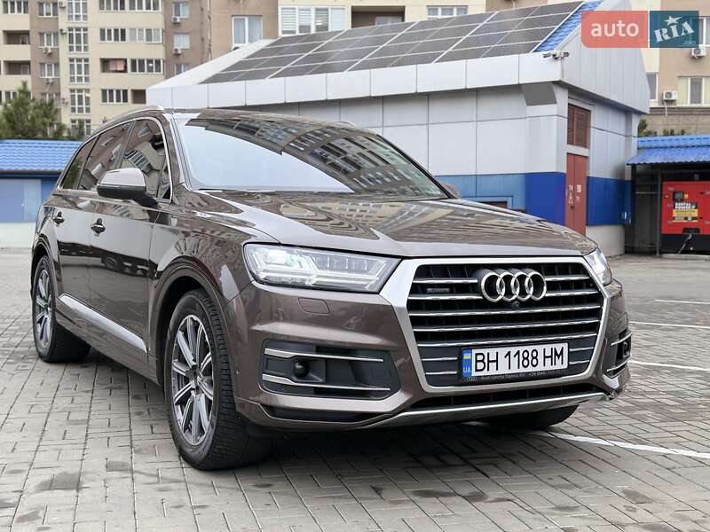 Позашляховик / Кросовер Audi Q7 2017 в Одесі
