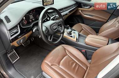 Внедорожник / Кроссовер Audi Q7 2017 в 