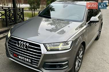 Позашляховик / Кросовер Audi Q7 2016 в Києві