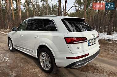 Внедорожник / Кроссовер Audi Q7 2021 в 