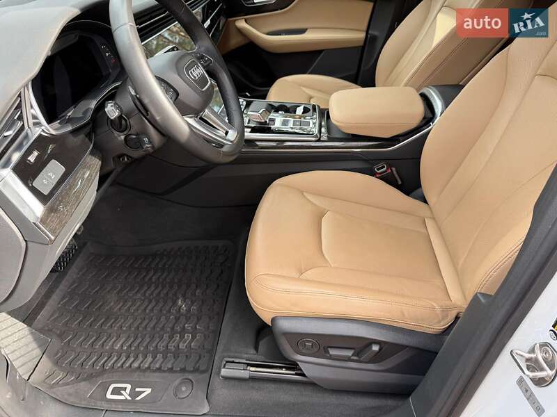 Внедорожник / Кроссовер Audi Q7 2021 в Киеве