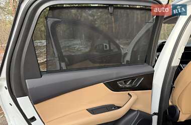 Внедорожник / Кроссовер Audi Q7 2021 в 