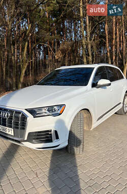 Внедорожник / Кроссовер Audi Q7 2021 в 