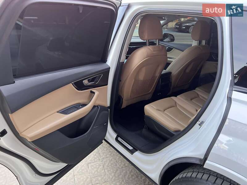 Позашляховик / Кросовер Audi Q7 2020 в Львові