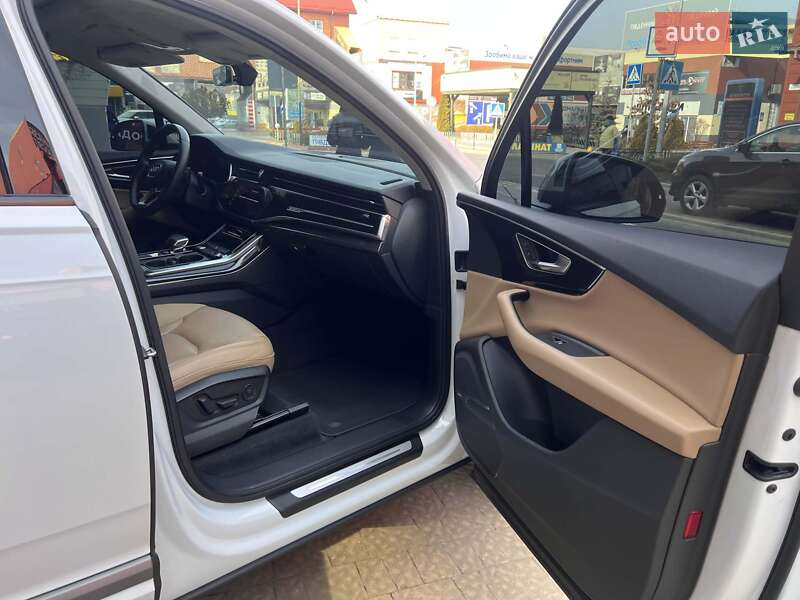 Позашляховик / Кросовер Audi Q7 2020 в Львові