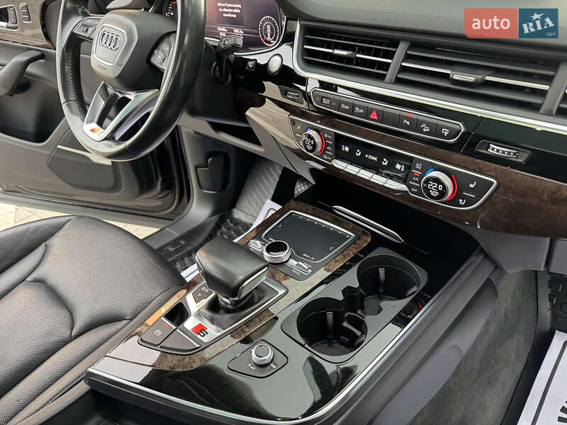 Внедорожник / Кроссовер Audi Q7 2016 в Львове