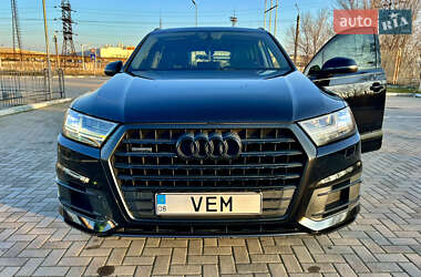 Внедорожник / Кроссовер Audi Q7 2016 в 