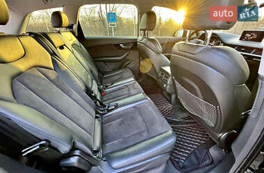 Внедорожник / Кроссовер Audi Q7 2016 в 