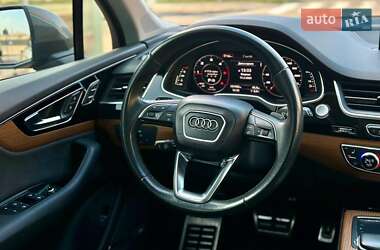 Позашляховик / Кросовер Audi Q7 2015 в 