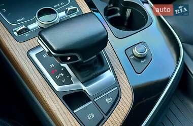 Позашляховик / Кросовер Audi Q7 2015 в 