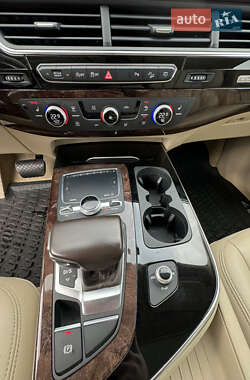 Внедорожник / Кроссовер Audi Q7 2019 в 