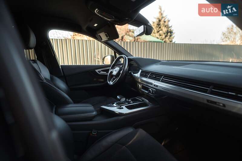 Позашляховик / Кросовер Audi Q7 2018 в Полтаві