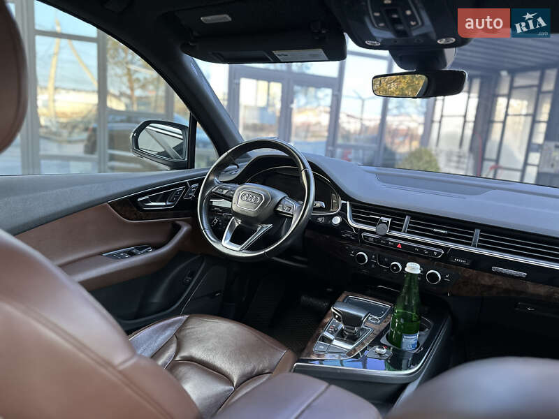Внедорожник / Кроссовер Audi Q7 2016 в Ровно