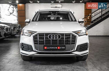 Внедорожник / Кроссовер Audi Q7 2022 в 