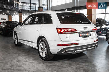 Внедорожник / Кроссовер Audi Q7 2022 в 