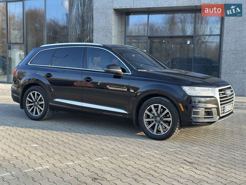 Внедорожник / Кроссовер Audi Q7 2016 в Ровно