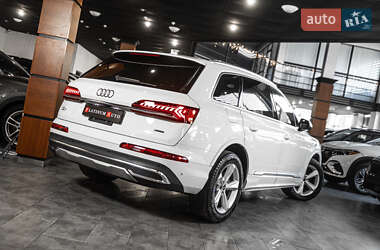 Внедорожник / Кроссовер Audi Q7 2022 в 
