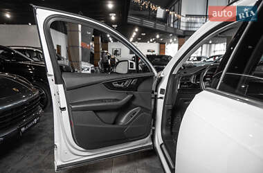Внедорожник / Кроссовер Audi Q7 2022 в 