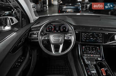 Внедорожник / Кроссовер Audi Q7 2022 в 
