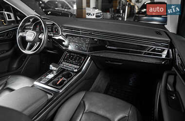 Внедорожник / Кроссовер Audi Q7 2022 в 