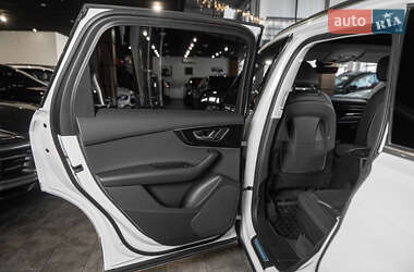 Внедорожник / Кроссовер Audi Q7 2022 в 