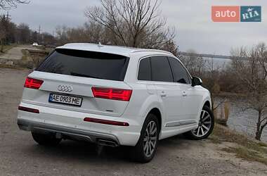 Позашляховик / Кросовер Audi Q7 2017 в Дніпрі