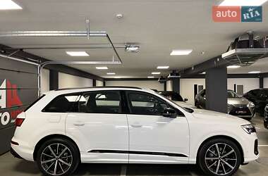 Внедорожник / Кроссовер Audi Q7 2024 в 