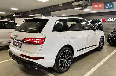 Внедорожник / Кроссовер Audi Q7 2024 в 