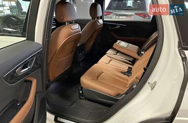 Внедорожник / Кроссовер Audi Q7 2024 в 