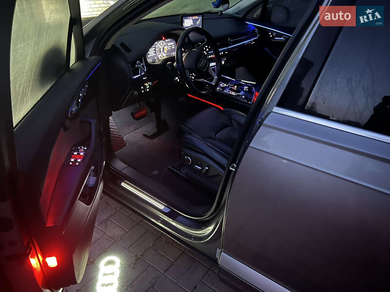 Внедорожник / Кроссовер Audi Q7 2015 в Сумах