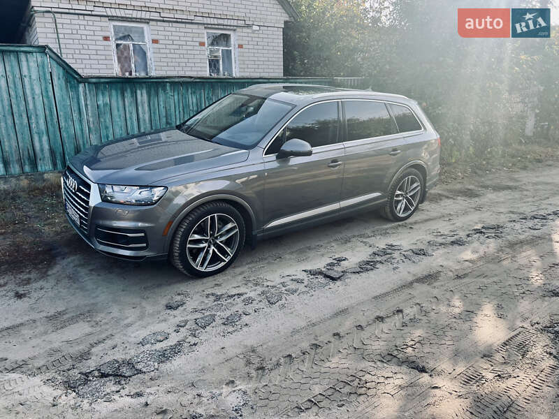 Внедорожник / Кроссовер Audi Q7 2015 в Сумах